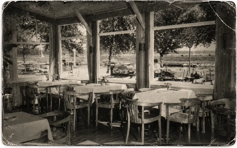 Historische Aufnahme der Seelust in Bad Bederkesa: Gaststube mit Blick über den See